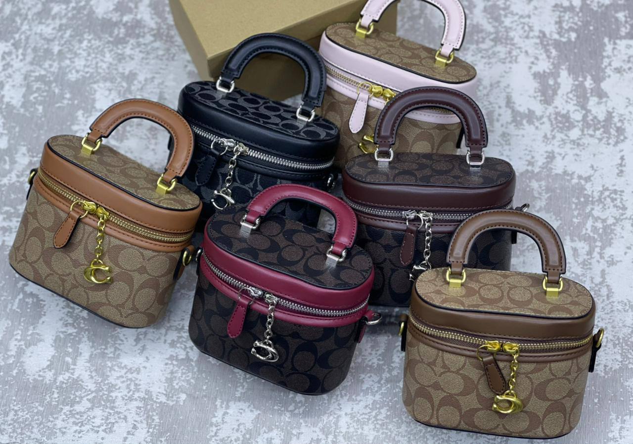 COACH

90 dhs🗽

With box
🎁🎁🎁

Zain175
♥️♥️♥️