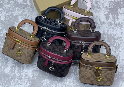 COACH

90 dhs🗽

With box
🎁🎁🎁

Zain175
♥️♥️♥️