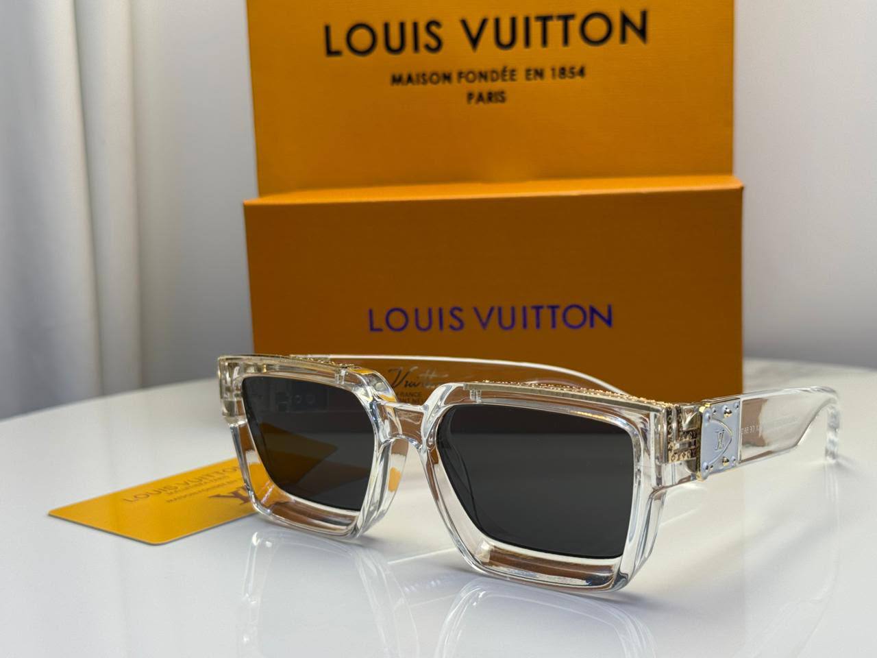 LV 
Sunglasses
65 dhs✅

Zain182
♥️♥️♥️