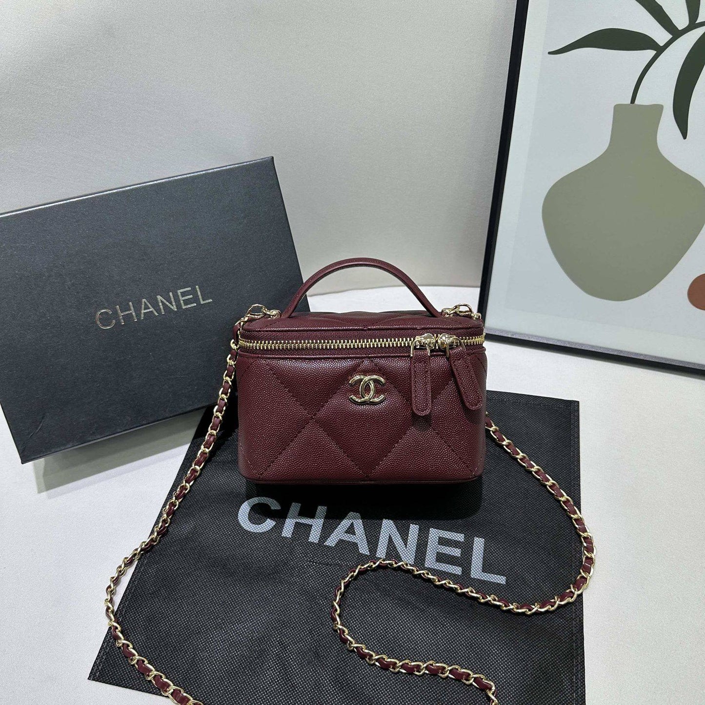 Chanel
withbox 
🎁🎁🎁

95 dhs❣️

Zain143
♥️♥️♥️