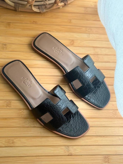 Hermes
Super Master
𝗦𝗶𝘇𝗲 𝟯𝟲 𝘁𝗼𝗼 𝟰𝟭 
450 dhs🇦🇪🇦🇪

Zain303
♥️♥️♥️