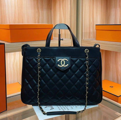 CHANEL 
COPY ONE 
170 dhs💓

Zain39
♥️♥️♥️