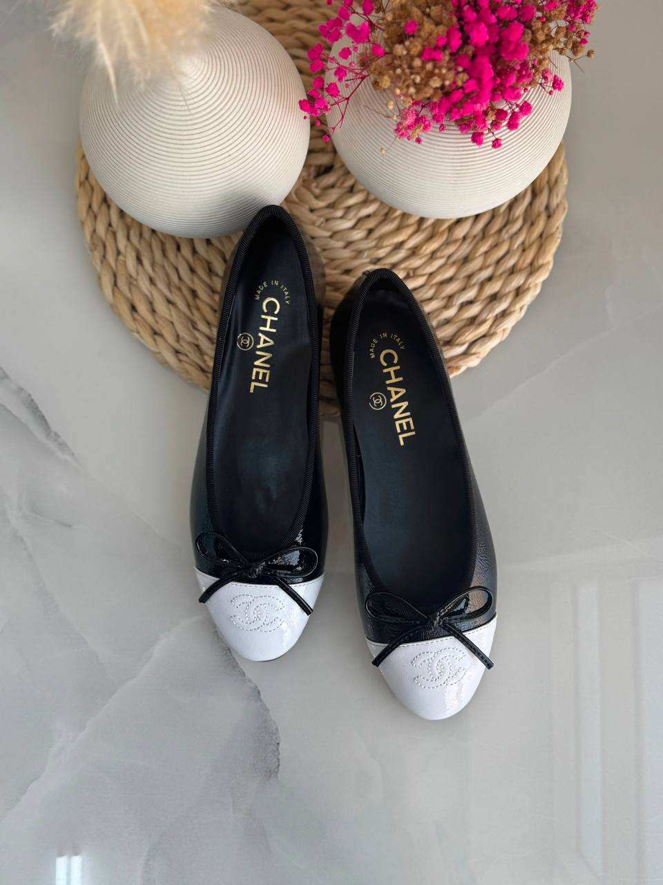 Chanel 
Vip quality 
Size:36 to 41 
450 dhs🇦🇪🇦🇪

Zain113
♥️♥️♥️