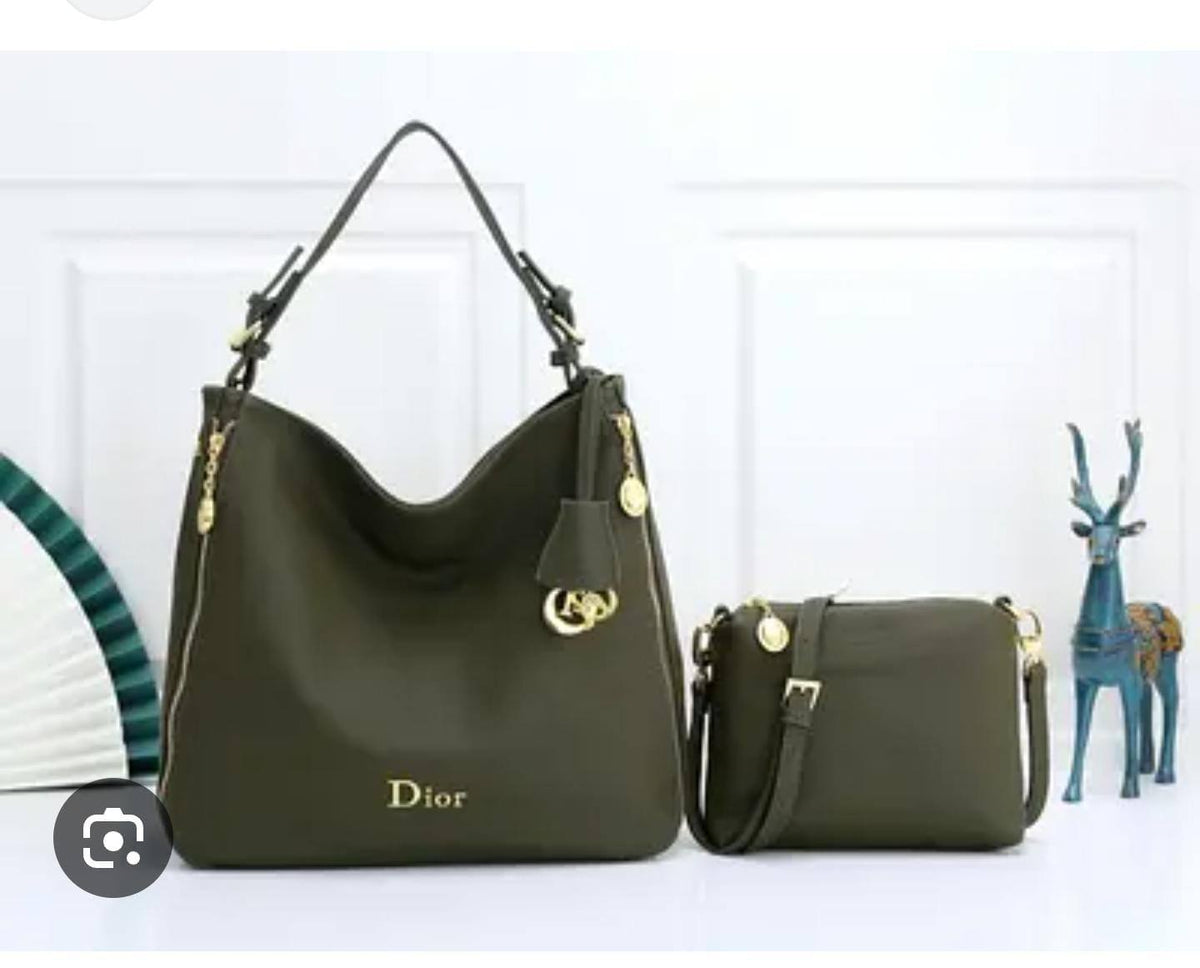 Dior
105 dhs🇦🇪🇦🇪

Zain200
♥️♥️♥️