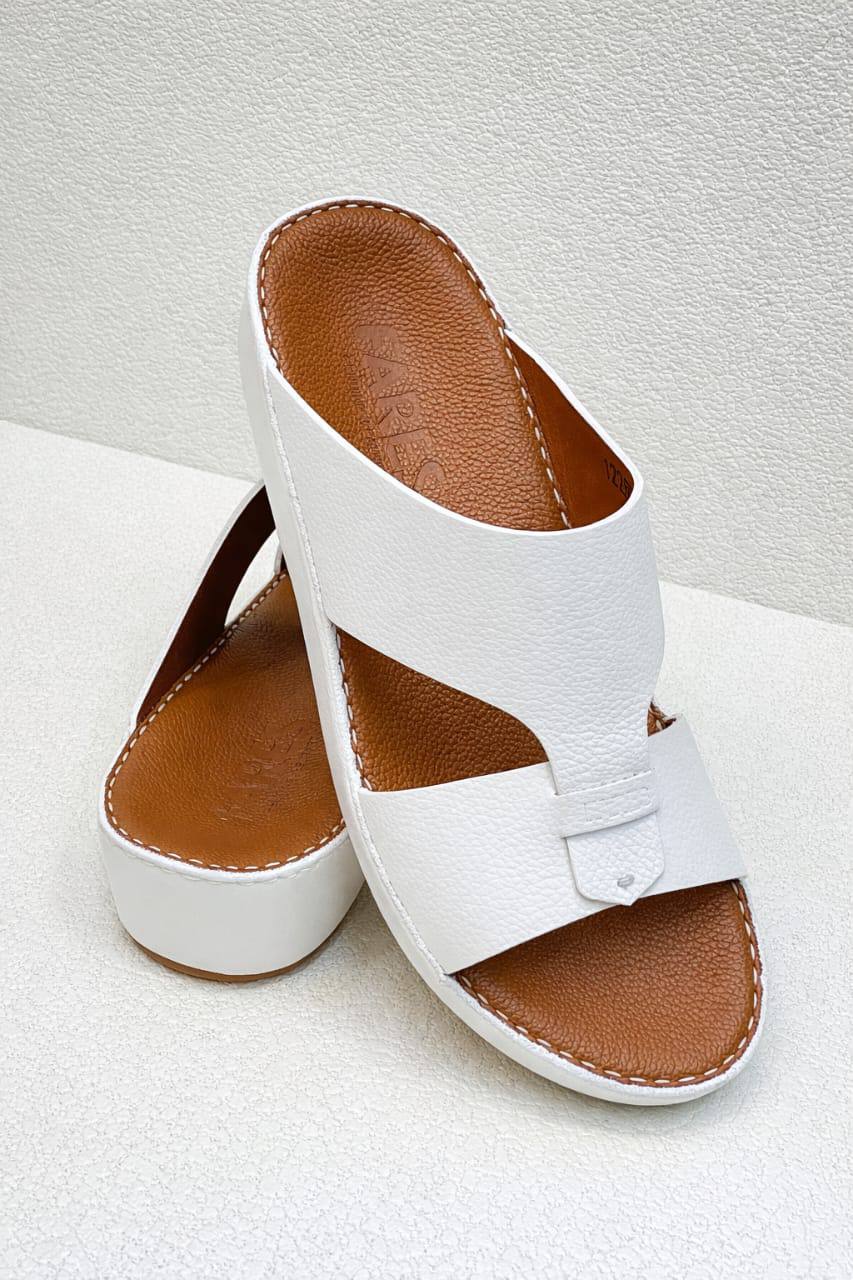 Orginal Slipper 
230 dhs🪙🌨️ 
Size (40/41/42/43/44/45/46)

Zain78
♥️♥️♥️