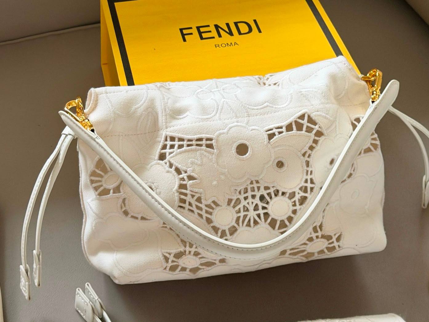 FENDI 
NEW DESIGN
 MASTER QUALITY WITH BOX 
350 DHS✅

Zain295
♥️♥️♥️