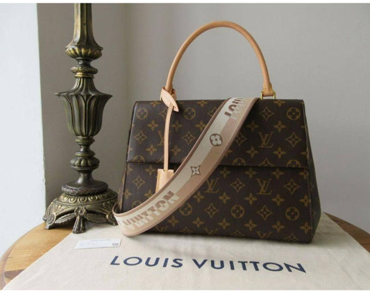 lV 
good quality 
110 dhs🪙💕

Zain200
♥️♥️♥️