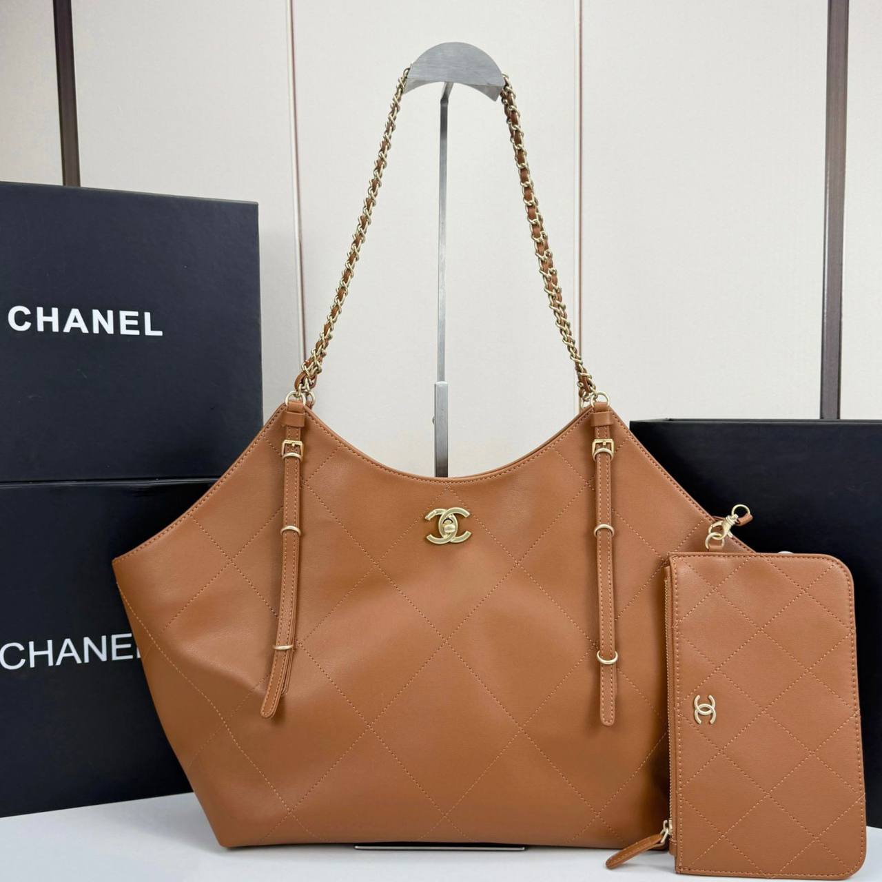 CHANEL 

COPY ONE 

NEW CAME 

170 dhs🇦🇪🇦🇪

Zain39
♥️♥️♥️