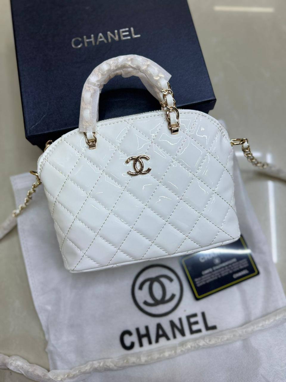 🌈 Chanel 
1️⃣ First quality +🎁
Size : 20 * 15 cm
85 dhs✅
with box 🎁

Zain115
♥️♥️♥️