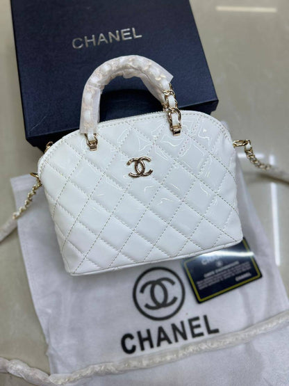 🌈 Chanel 
1️⃣ First quality +🎁
Size : 20 * 15 cm
85 dhs✅
with box 🎁

Zain115
♥️♥️♥️