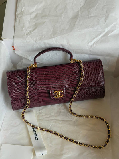 Chanel
 𝐂𝐥𝐮𝐭𝐜𝐡 𝐰𝐢𝐭𝐡 𝐓𝐨𝐩 𝐇𝐚𝐧𝐝𝐥𝐞 𝐢𝐧 𝐥𝐢𝐳𝐚𝐫𝐝-𝐞𝐦𝐛𝐨𝐬𝐬𝐞𝐝 𝐜𝐚𝐥𝐟𝐬𝐤𝐢𝐧 
1150 dhs💛

ETAG4
♥️♥️♥️