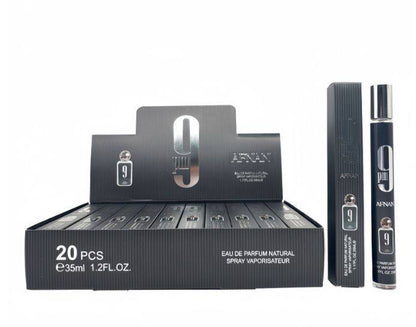 Perfume box

20 pc inside

80 dhs 

full box🎁🎁🎁

Zain254
♥️♥️♥️