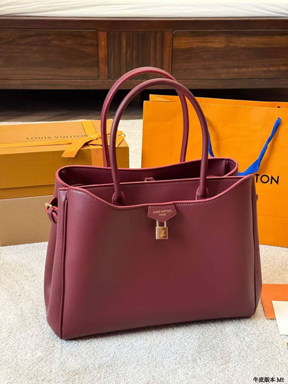 LV
Master💓💓💓
330 dhs✅

Zain153
♥️♥️♥️