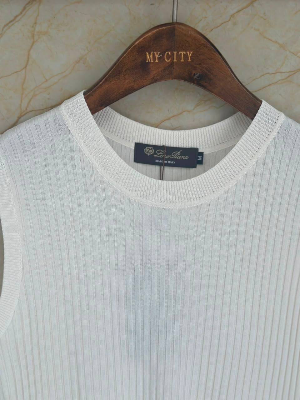 LORO PIANA
Women’s Top
Master Quality 
SML
330 dhs✅

Zain276
♥️♥️♥️