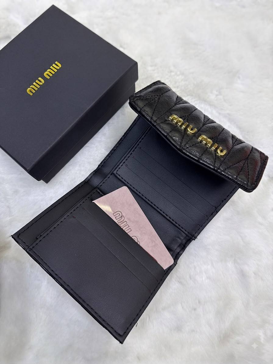 Dior YSL
NEW CAME
SMALL WALLET
GOOD QUALITY
30 dhs🇦🇪🇦🇪

Zain40
♥️♥️♥️