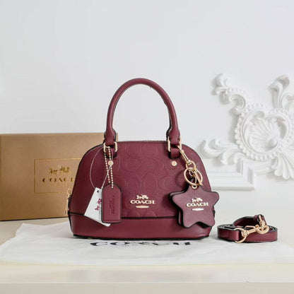 Coach
100 dhs🇦🇪🇦🇪
with box
size 21cm

Zain26
♥️♥️♥️