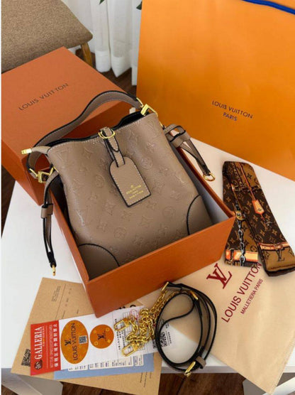AVAILABLE
BAGS 
Fendi
Lv
Guccii

WITH BOX 🎁 
100 dhs🇦🇪🇦🇪


Zain169
♥️♥️♥️