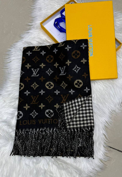 Winter scarf 
45 dhs🪙💚

Zain93