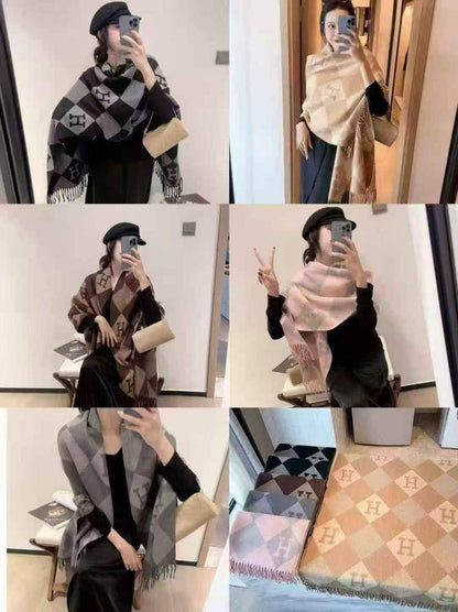 Scarf
Winter scarf cashmiri 
good quality
45 dhs❣️

Zain278
♥️♥️♥️