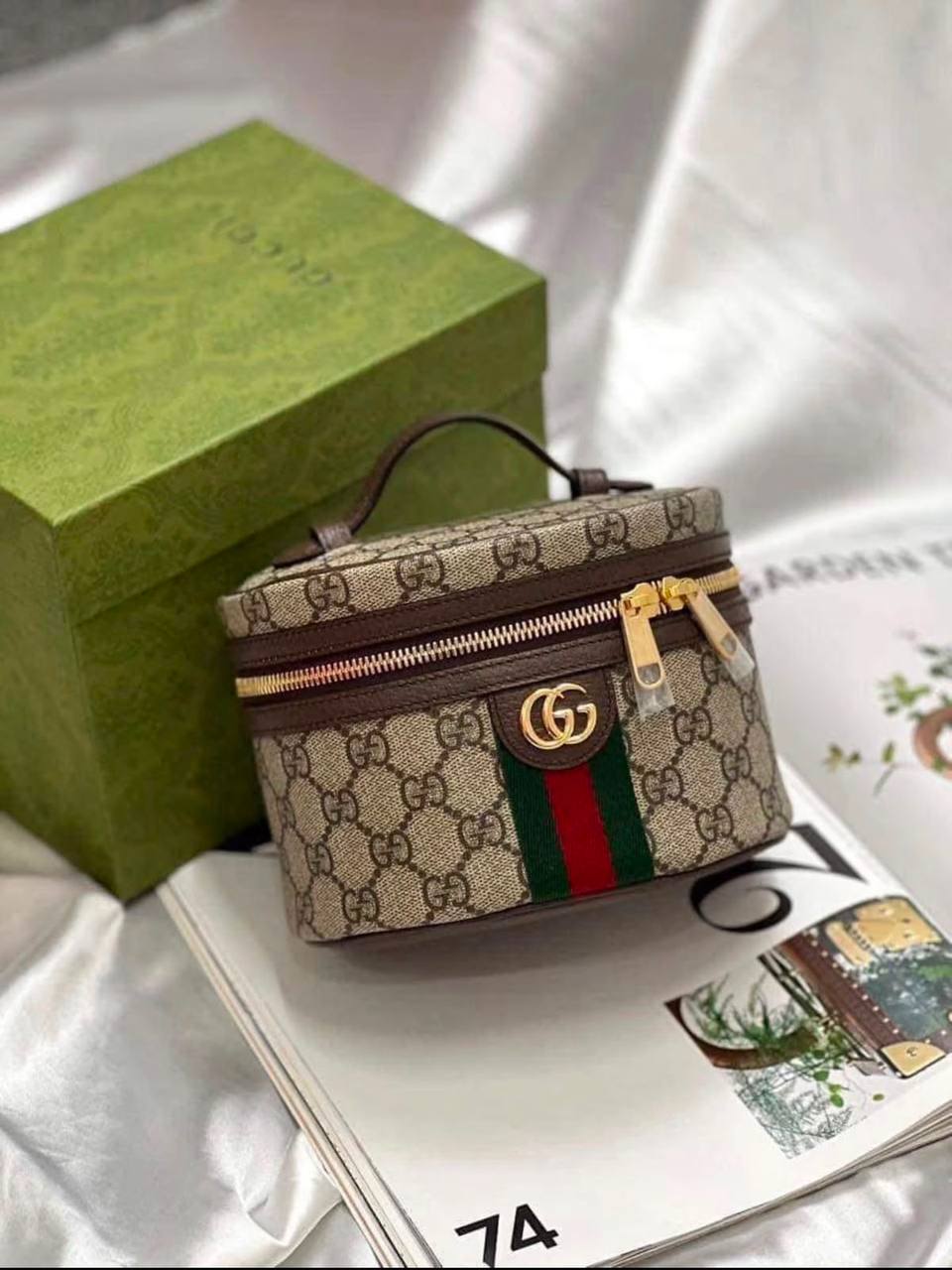 Gucci
95 dhs✅
size：18cm
High-quality with box

Zain35
♥️♥️♥️