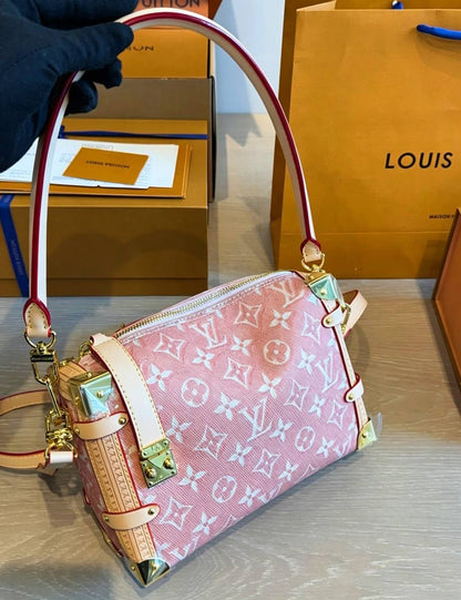 LOUIS VUITTON 
Lv

MASTER QUALITY 
280 dhs

Zain39
♥️♥️♥️
