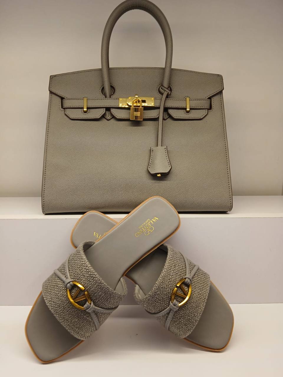 Hermes Set
Size 30cm  
size Size 36….41
170 dhs✅

Zain161
♥️♥️♥️
