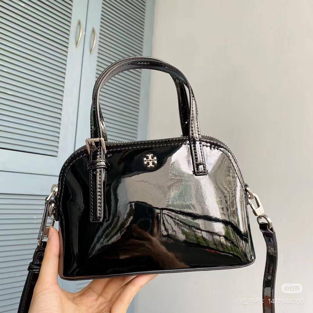 🎉 Offer 🎊  Tory Burch

Size :  23 ~ 20 cm

85 dhs🇦🇪

with box🎁

Zain115
♥️♥️♥️