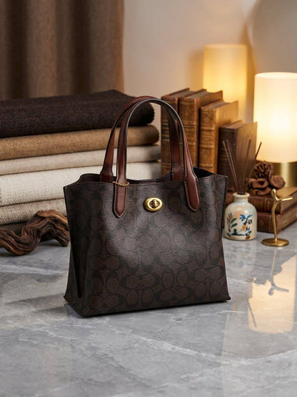 Coach

100 dhs
With box

Zain72
♥️♥️♥️