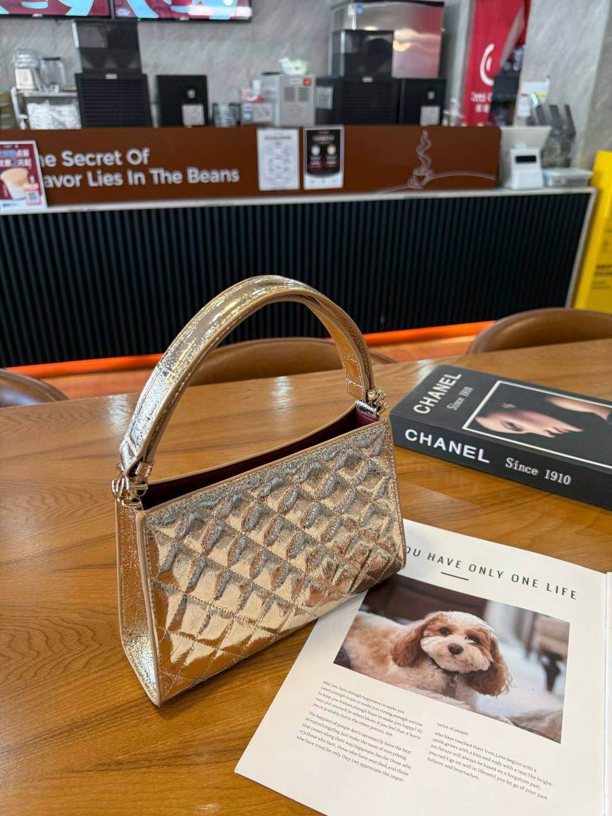 Chanel
Master+++
270 dhs❣️

Zain153
♥️♥️♥️