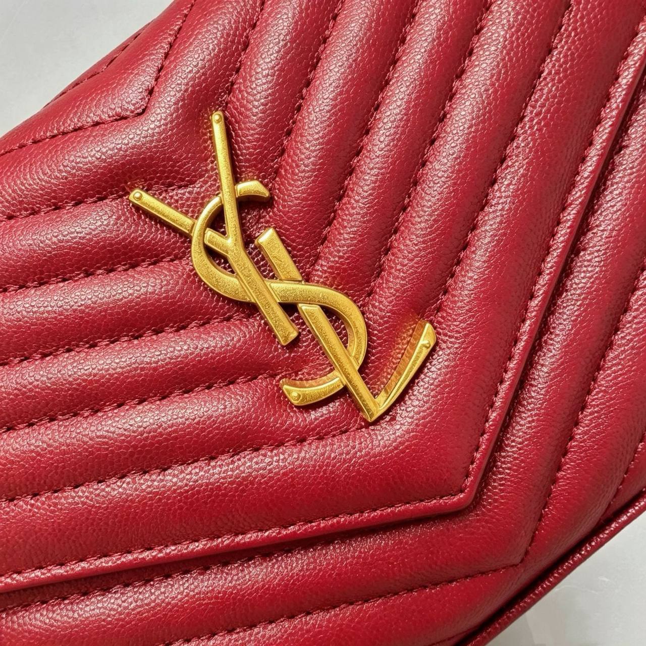 YSL 
GOOD QUALITY 
WITH BOX 
🎁🎁🎁

95 dhs✅

Zain295
♥️♥️♥️