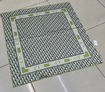 Silk square scarf 
40 dhs🪙💚

Zain93
♥️♥️♥️