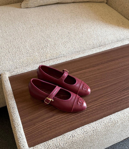 CHANEL 💫🌼
SuperMaster Quality 💯
430 dhs🇦🇪🇦🇪

Size: 36-41 💥

Zain171
♥️♥️♥️