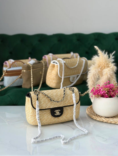 CHANEL✨
Size: 23Cm and 28Cm💥
Available original box 📦 
With full packing 🎀🎀
Super high quality 💥💥


For Price 👇 WhatsApp✅
0568585901 
0507557372
0552275751 Owner Zain 👌

Zain283
♥️♥️♥️