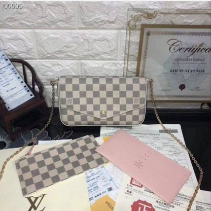 LV
withbox 
🎁🎁🎁

80 dhs❣️

Zain143
♥️♥️♥️