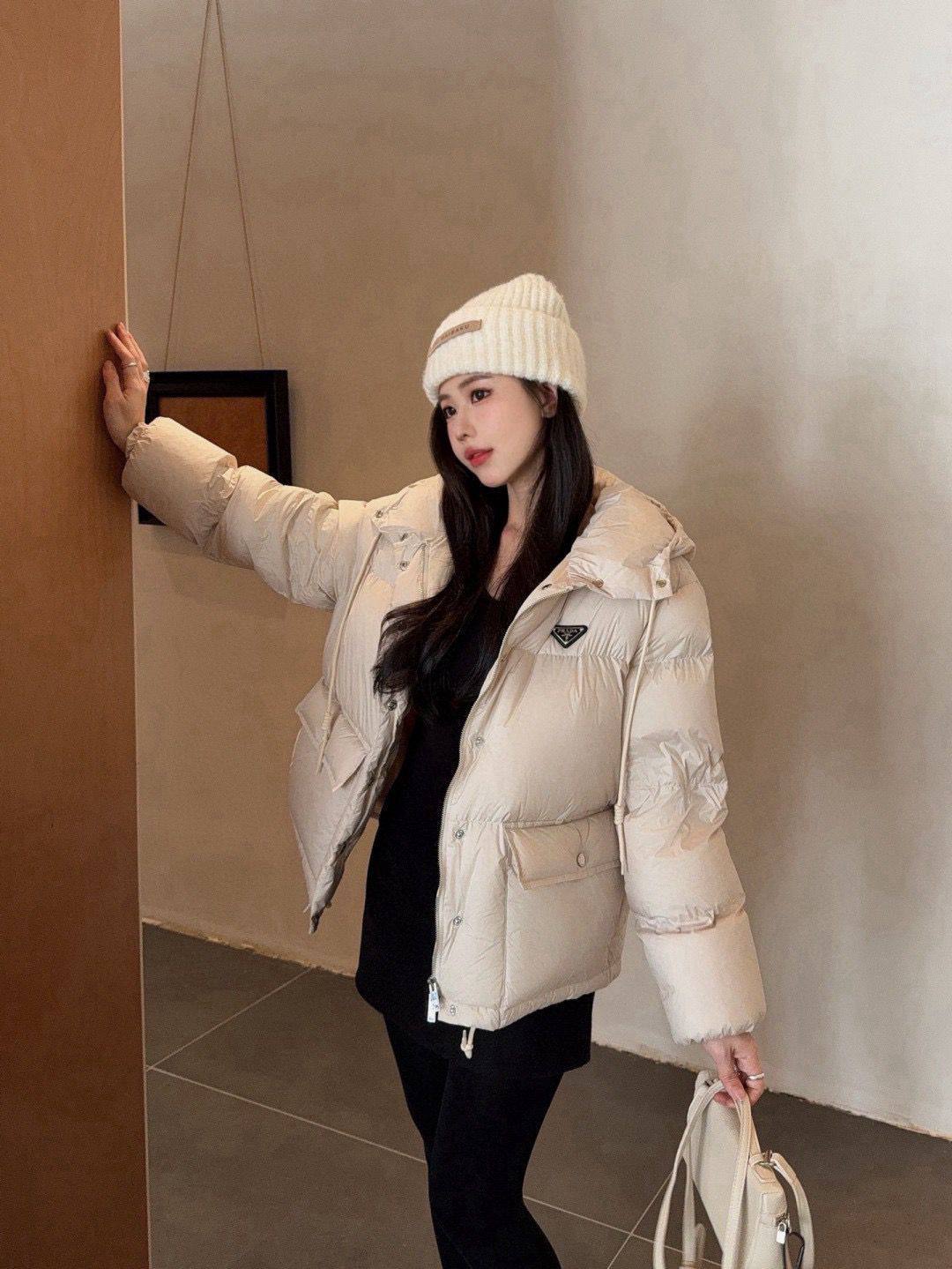 *New collections 💕💕     
330 dhs🪙🌨️
*good  quality  
*Sizes:S M L * 
*AVAILABL winter jacket

Zain231
♥️♥️♥️