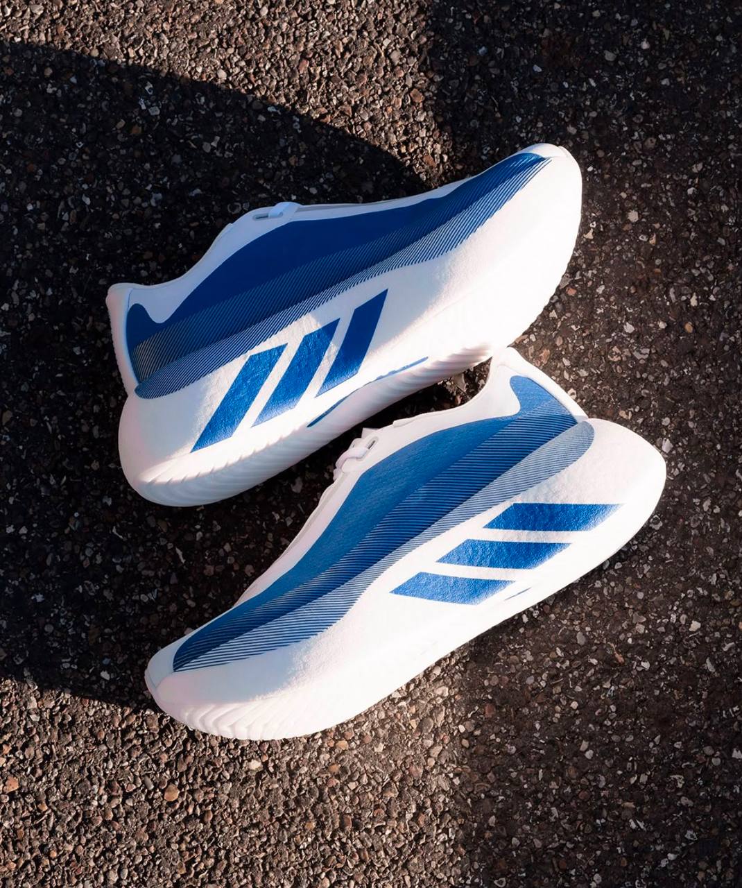adidas Hyper Boost Edge
White EQT Blue ，
Size 36-45 ，
230 dhs💛

Zain18
♥️♥️♥️