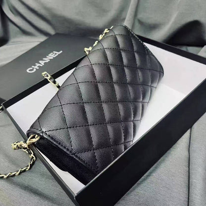 Chanel

with box
🎁🎁🎁

90 dhs❣️

Zain07
♥️♥️♥️