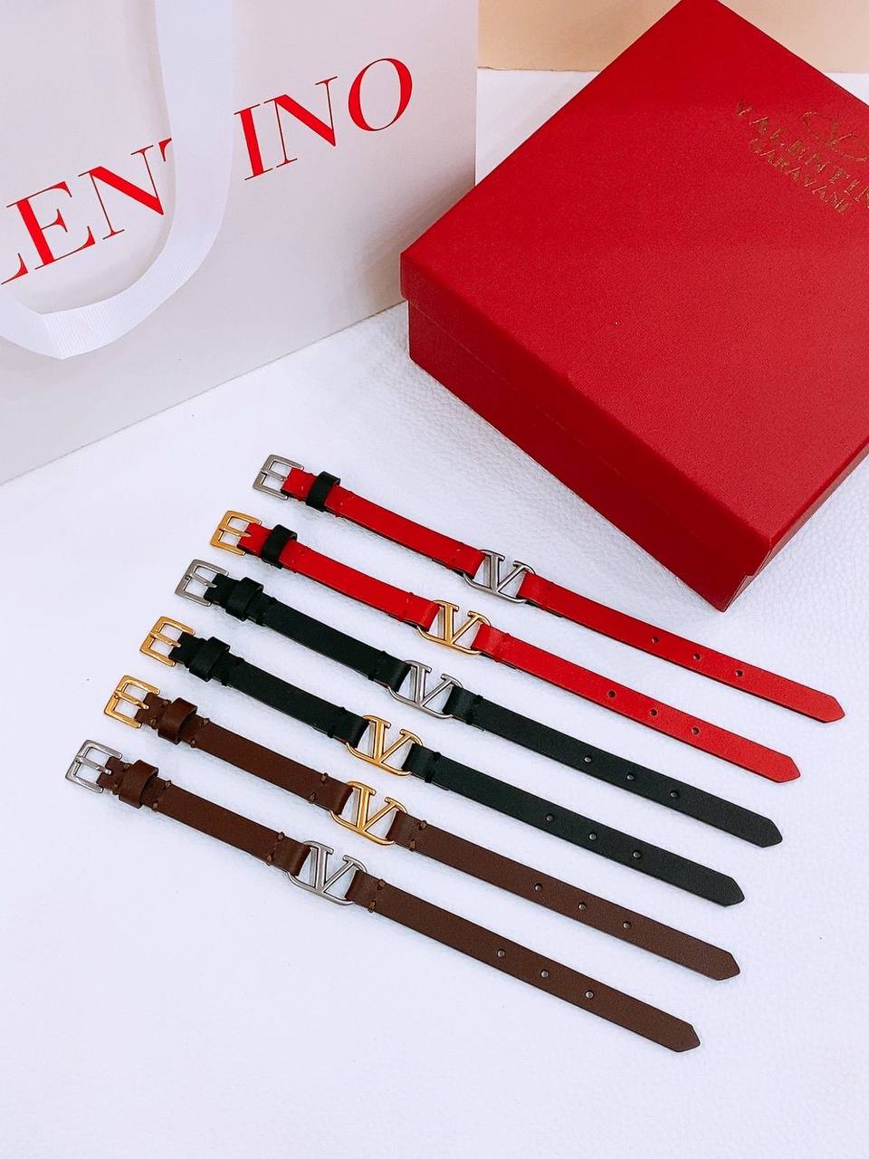 Valentino
💜*bracelet*💜
💜*Super master*💜
220 dhs🪙💕

Zain160
♥️♥️♥️