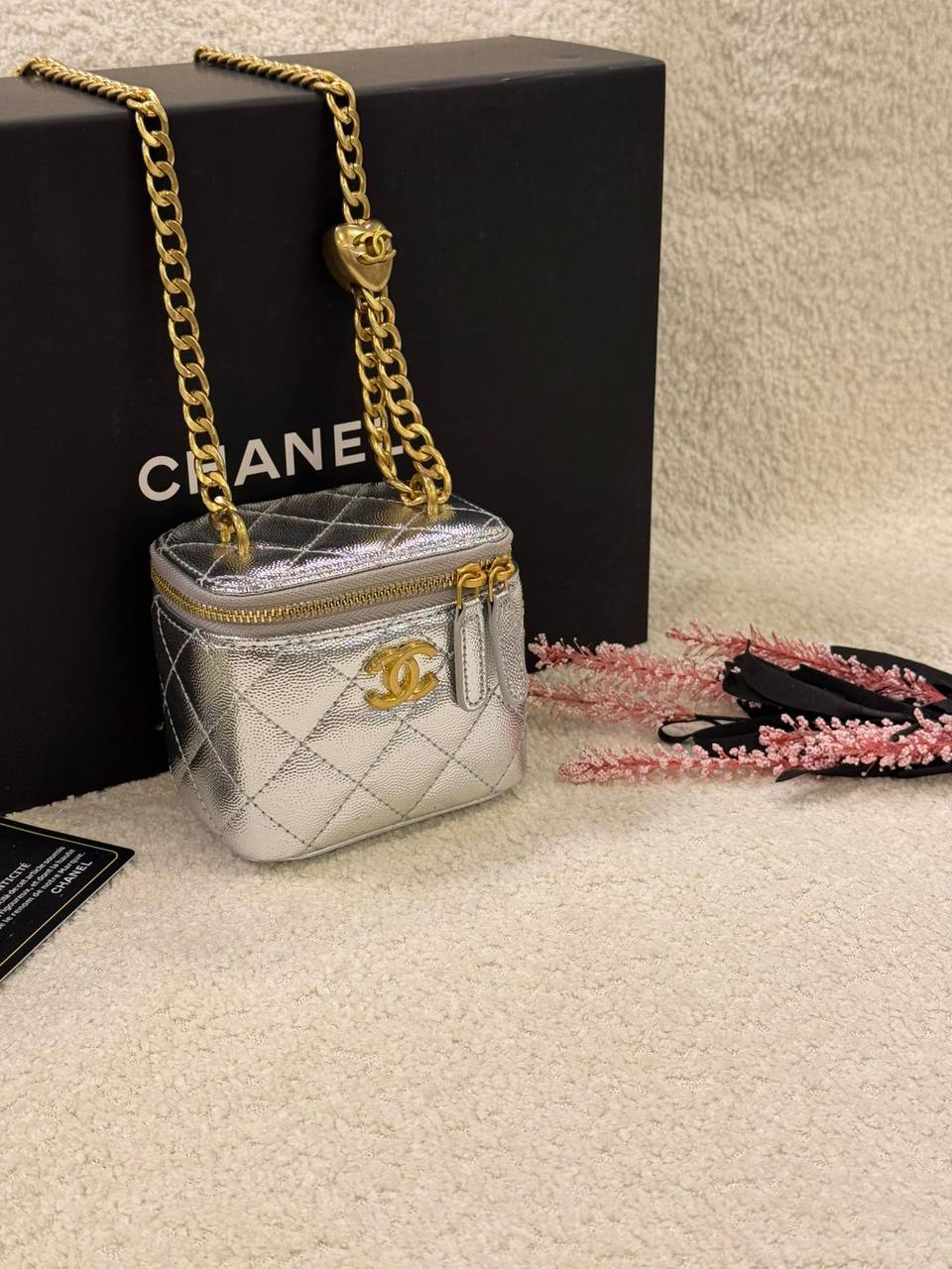 Chanel 
Master🌺🌺
  Micro Size Box
230 dhs✅

Zain131
♥️♥️♥️