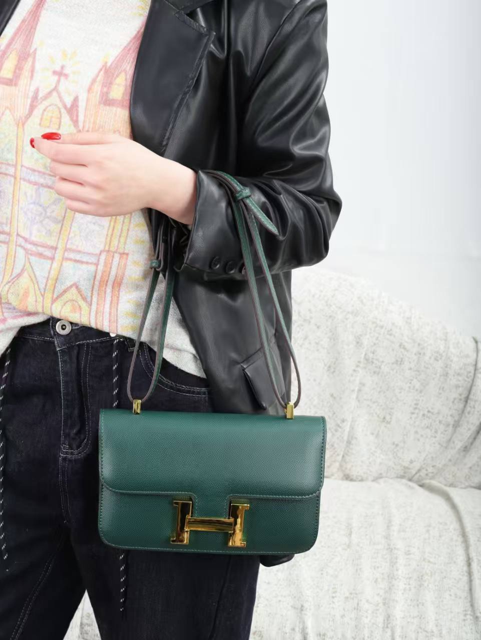 Hermes
90 dhs🪙🌨️
high quality 
With box   
🎁🎁🎁

24cm

Zain26
♥️♥️♥️