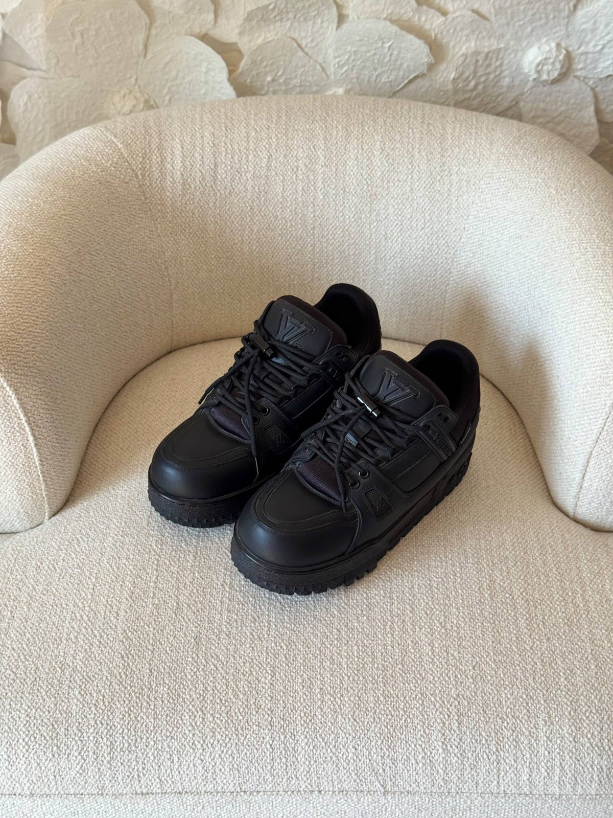 Louis Vuitton
vip quality
size: 40 to 46 
750 dhs🇦🇪🇦🇪

Zain185
♥️♥️♥️