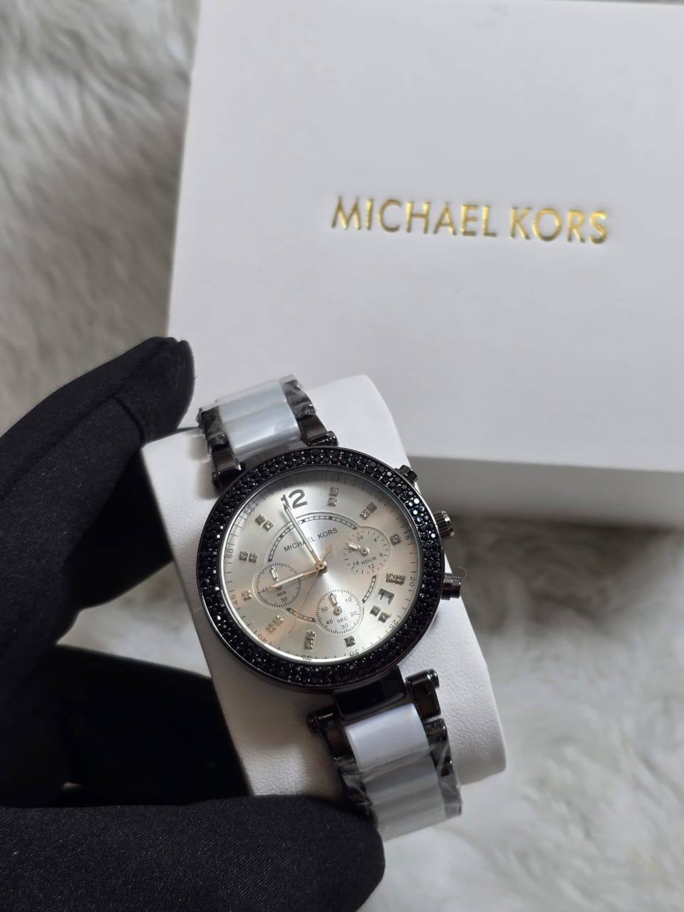 Rolex
Aigner
MK
55 dhs🪙💚

Zain29
♥️♥️♥️