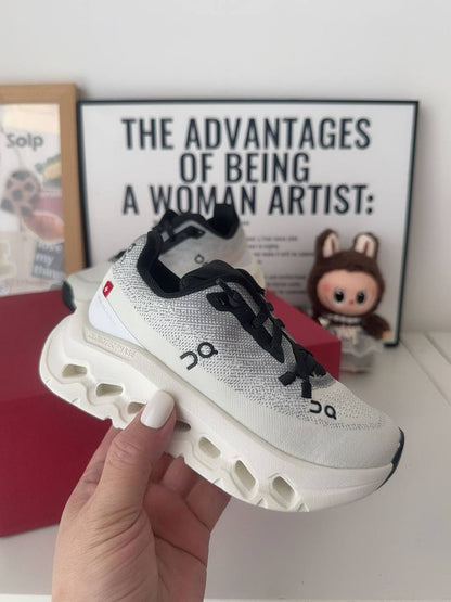 Loewe
For kids , 
Size 28 to 35 , 
150 dhs🪙

Zain196
♥️♥️♥️