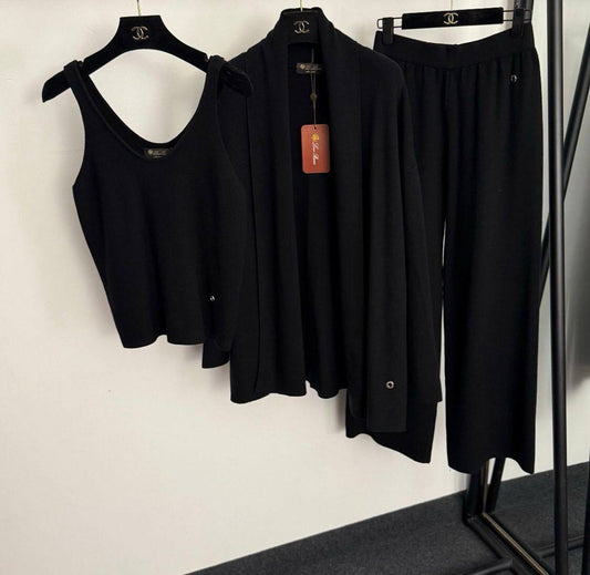 LORO PIANA
Women’s 3pc Set
Master Quality 
SMLXL 
630 dhs❣️

Zain276
♥️♥️♥️