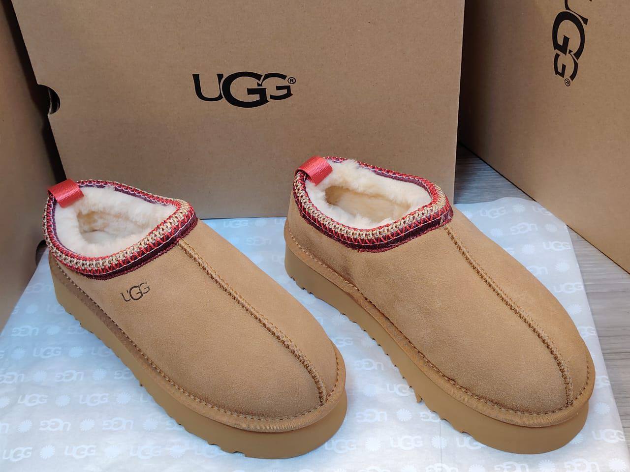 Ugg  New Arrived, 
Size 36 To 41
130 dhs🪙🌨️

Zain137
♥️♥️♥️