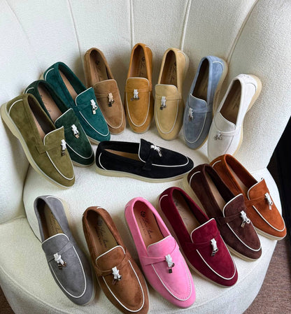Loro Piana
Super *AAA* *+* Quality 💯 
With original packing🎁🎁
SIZE:36and41
Available now
450 dhs✅

Zain309
♥️♥️♥️