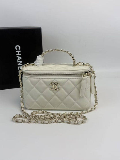 Chanel
Master
18 cm

with box
♥️♥️♥️

250 dhs❣️

Zain228
♥️♥️♥️