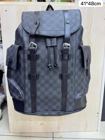 🎒 LV 
Christophet backpack 
 Good quality 

Size : 41 * 48 * 13 cm
85 dhs🇦🇪🇦🇪🇦🇪

Zain115
♥️♥️♥️