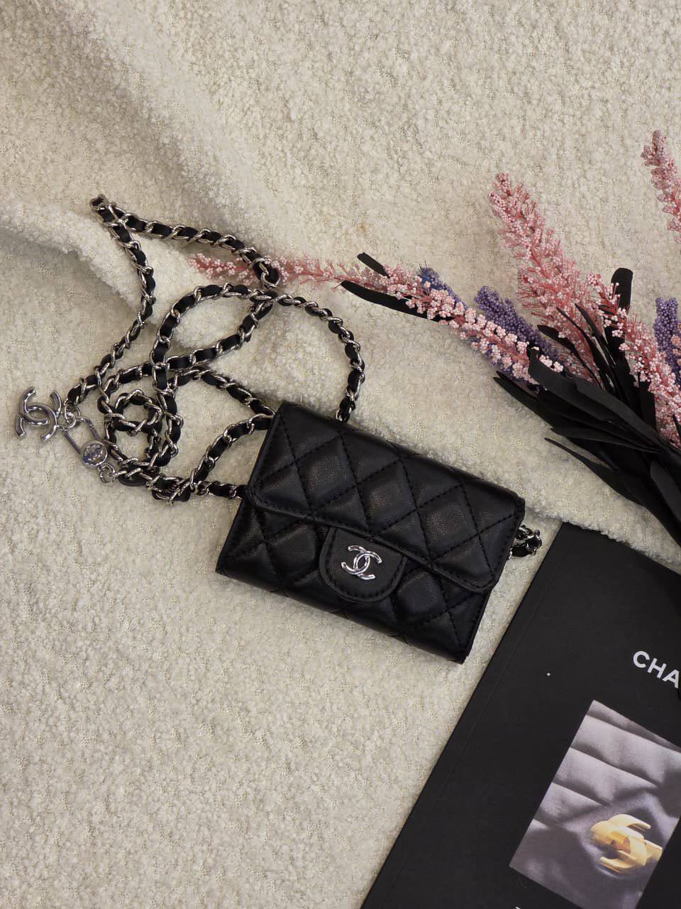 Chanel Walllet 
       Good Quality 
125 dhs❤️

Zain131
♥️♥️♥️