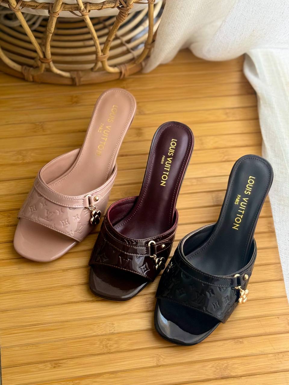 LV
AA Quality
𝗦𝗶𝘇𝗲 𝟯𝟲 𝘁𝗼𝗼 𝟰𝟭 
450 dhs🇦🇪🇦🇪

Zain303
♥️♥️♥️